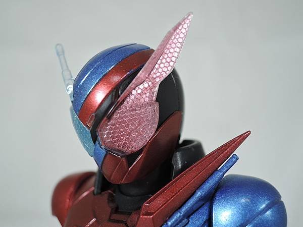 SHF 仮面ライダービルド ラビットタンクフォーム (14).JPG