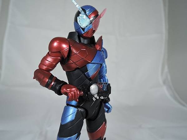 SHF 仮面ライダービルド ラビットタンクフォーム (26).JPG