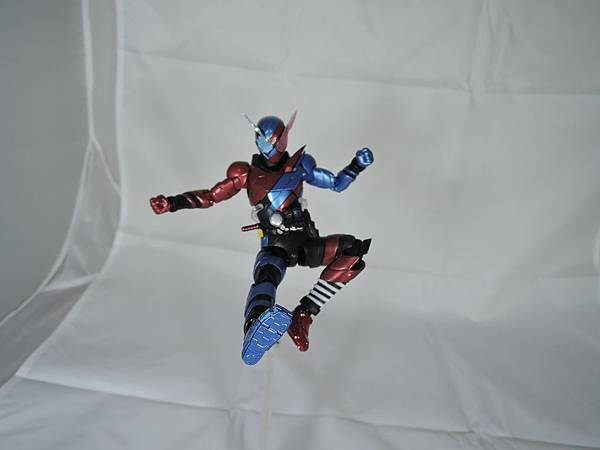 SHF 仮面ライダービルド ラビットタンクフォーム (29).JPG