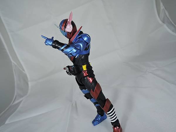 SHF 仮面ライダービルド ラビットタンクフォーム (35).JPG