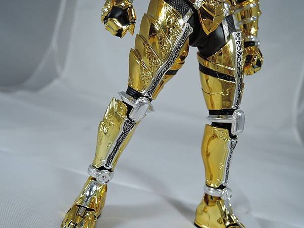 SHF 黄金騎士ガロ (30).JPG