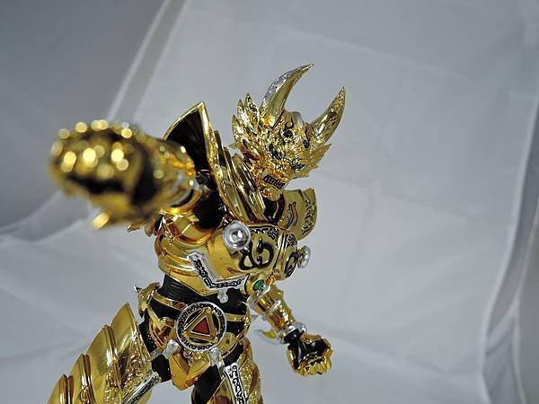 SHF 黄金騎士ガロ (34).JPG