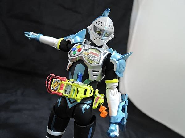 SHF 仮面ライダーブレイブ (13).JPG