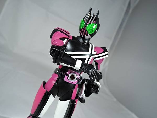 SHF 仮面ライダーディケイド%26;ディエンド (18).JPG