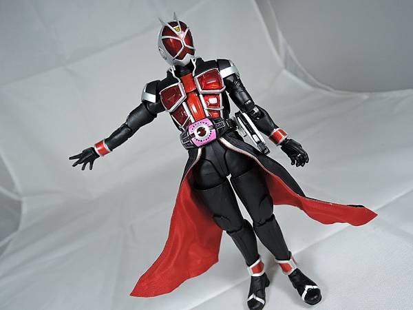 SHF 仮面ライダーディケイド%26;ディエンド (23).JPG