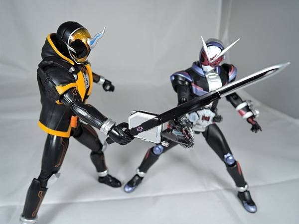 SHF 仮面ライダーディケイド%26;ディエンド (22).JPG