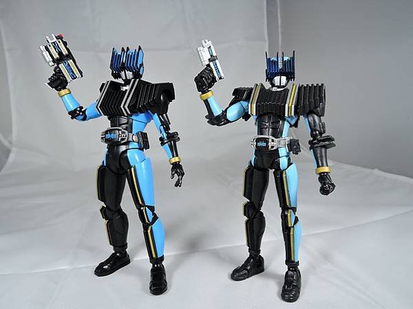 SHF 仮面ライダーディケイド%26;ディエンド (61).JPG