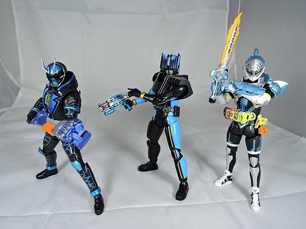 SHF 仮面ライダーディケイド%26;ディエンド (70).JPG