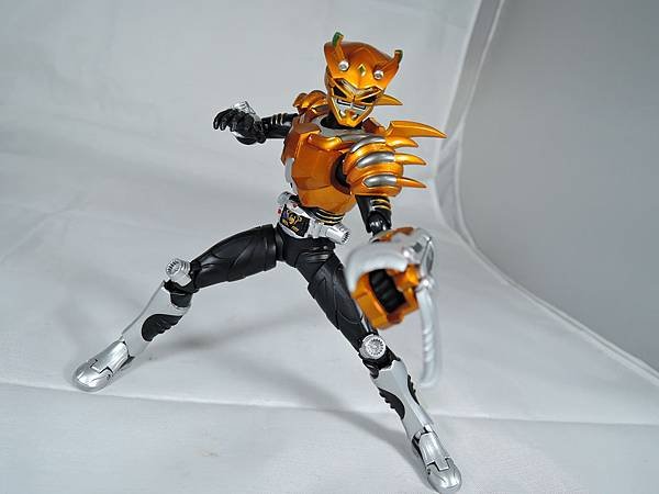 SHF 仮面ライダーシザース (16).JPG