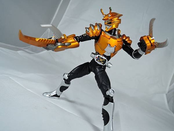 SHF 仮面ライダーシザース (28).JPG