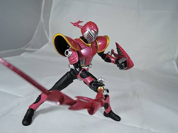 SHF 仮面ライダーライア (15).JPG