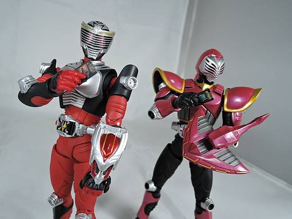 SHF 仮面ライダーライア (22).JPG