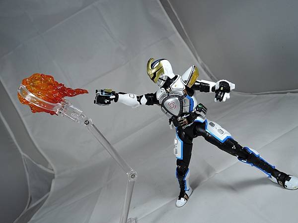 SHF 仮面ライダーイクサ (39).JPG