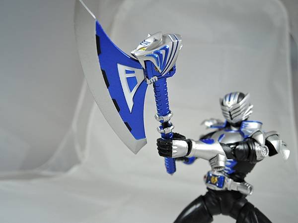 SHF 仮面ライダータイガ&amp;オルタナティブ (18).JPG