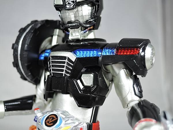 SHF 仮面ライダードライブ タイプワイルド (5).JPG