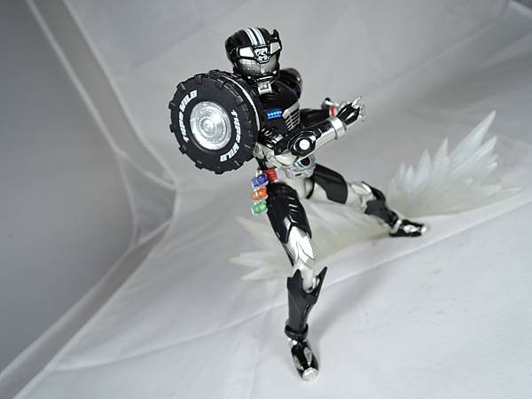 SHF 仮面ライダードライブ タイプワイルド (18).JPG