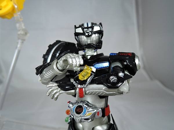 SHF 仮面ライダードライブ タイプワイルド (22).JPG