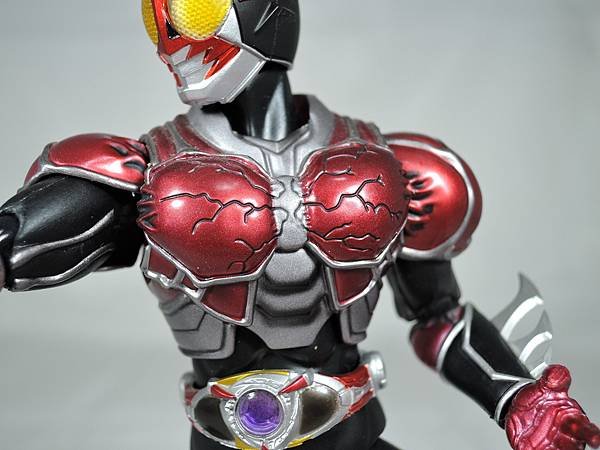 SHF 仮面ライダーアギト バーニング＆シャイニングフォーム (8).JPG