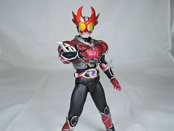 SHF 仮面ライダーアギト バーニング＆シャイニングフォーム (19).JPG