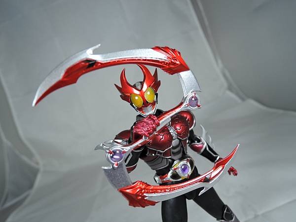 SHF 仮面ライダーアギト バーニング＆シャイニングフォーム (22).JPG