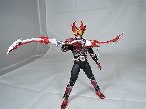 SHF 仮面ライダーアギト バーニング＆シャイニングフォーム (23).JPG