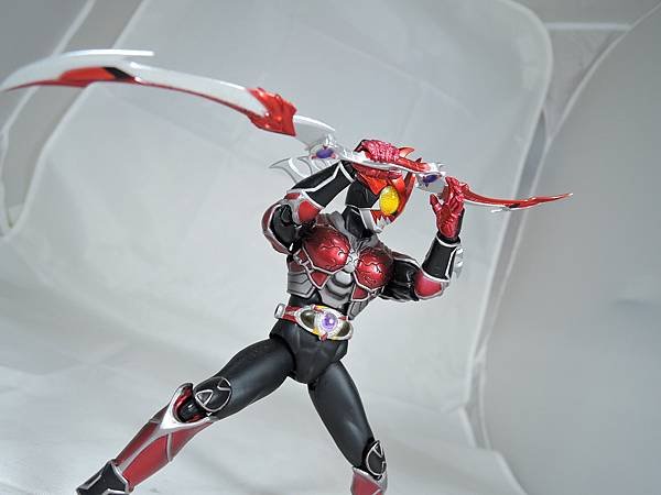 SHF 仮面ライダーアギト バーニング＆シャイニングフォーム (27).JPG