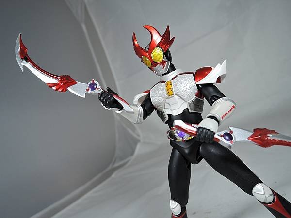 SHF 仮面ライダーアギト バーニング＆シャイニングフォーム (52).JPG