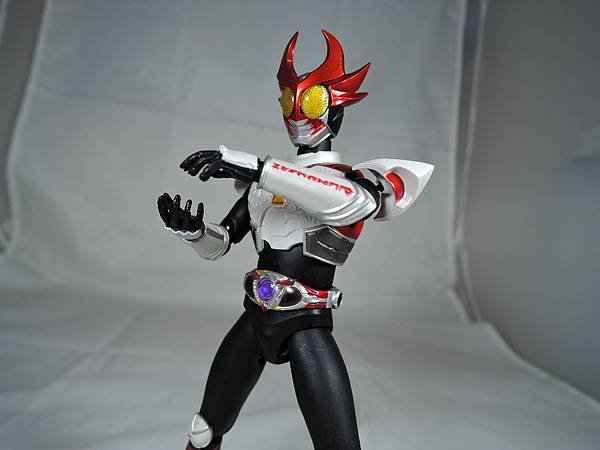 SHF 仮面ライダーアギト バーニング＆シャイニングフォーム (64).JPG