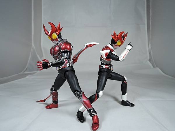 SHF 仮面ライダーアギト バーニング＆シャイニングフォーム (78).JPG