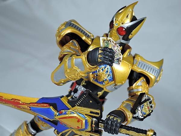 SHF 仮面ライダーブレイド キングフォーム (25).JPG