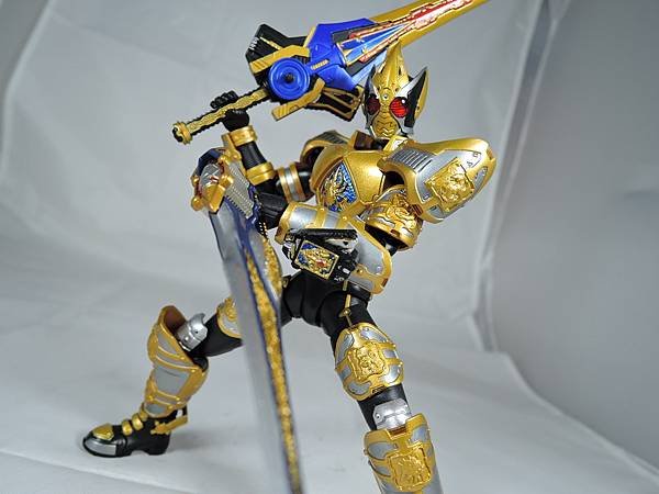 SHF 仮面ライダーブレイド キングフォーム (28).JPG