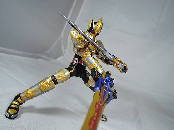 SHF 仮面ライダーブレイド キングフォーム (29).JPG