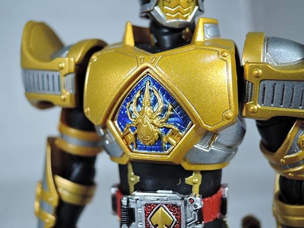 SHF 仮面ライダーブレイド キングフォーム (35).JPG