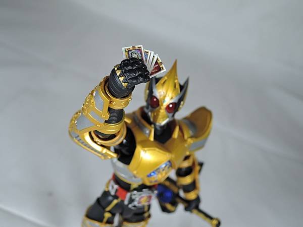 SHF 仮面ライダーブレイド キングフォーム (32).JPG