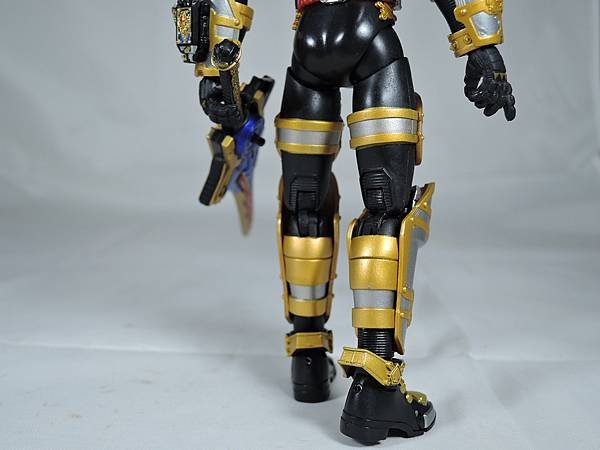 SHF 仮面ライダーブレイド キングフォーム (45).JPG