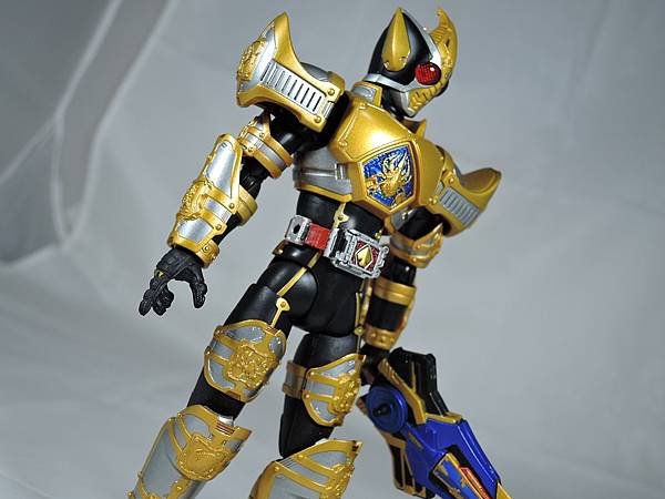 SHF 仮面ライダーブレイド キングフォーム (46).JPG