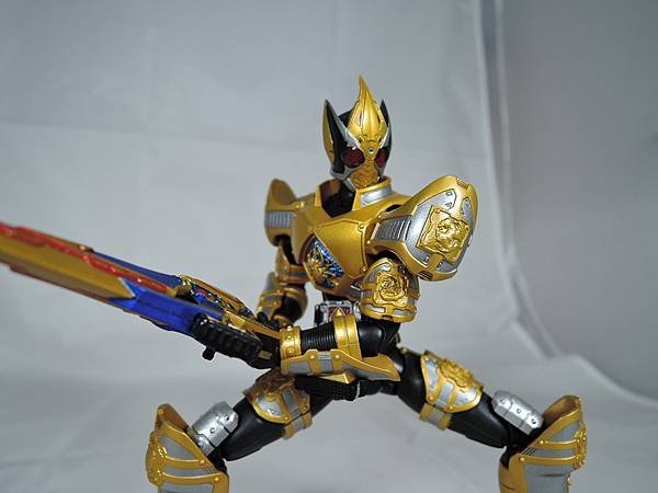 SHF 仮面ライダーブレイド キングフォーム (51).JPG