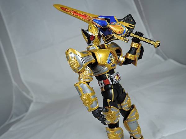 SHF 仮面ライダーブレイド キングフォーム (52).JPG