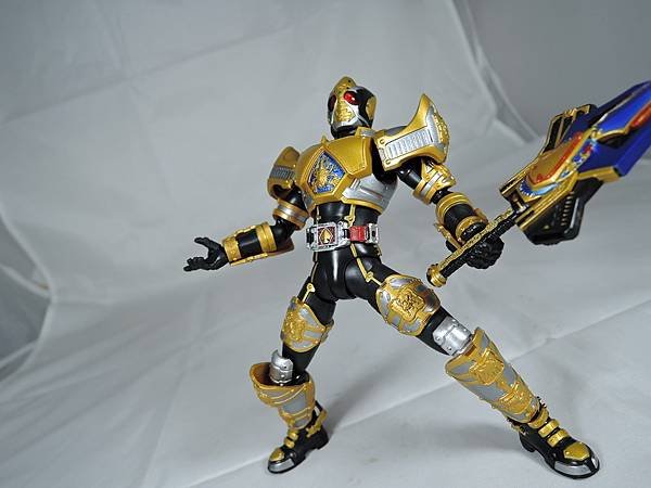 SHF 仮面ライダーブレイド キングフォーム (48).JPG