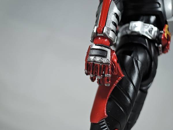 SHF 仮面ライダーハイパーカブト (10).JPG