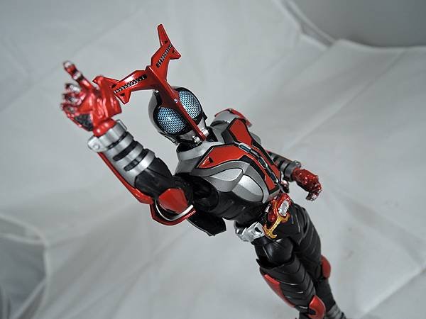 SHF 仮面ライダーハイパーカブト (16).JPG