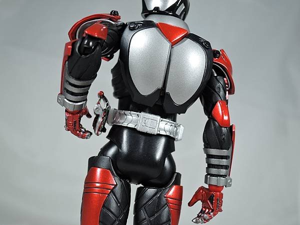 SHF 仮面ライダーハイパーカブト (14).JPG