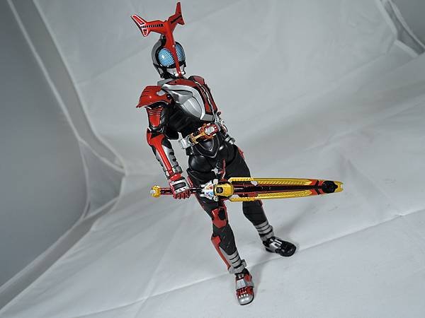 SHF 仮面ライダーハイパーカブト (19).JPG