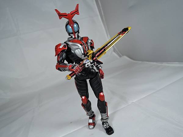 SHF 仮面ライダーハイパーカブト (21).JPG