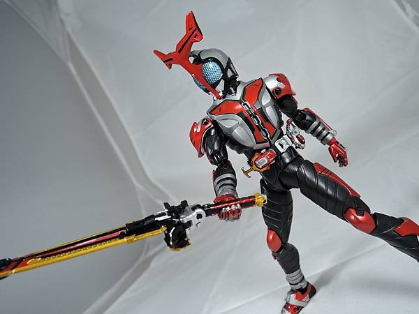 SHF 仮面ライダーハイパーカブト (23).JPG