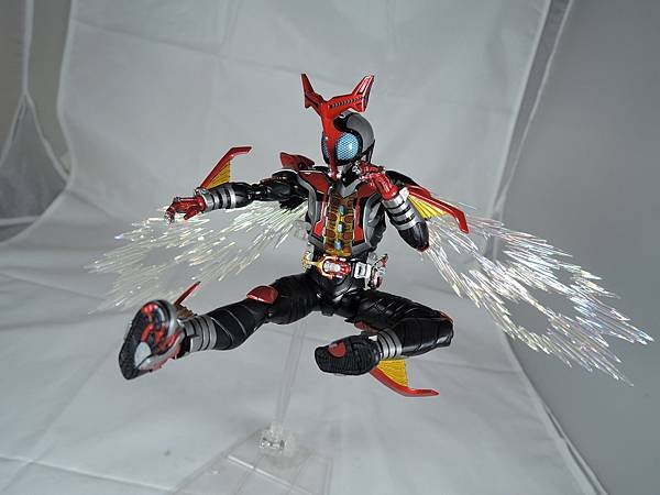 SHF 仮面ライダーハイパーカブト (51).JPG