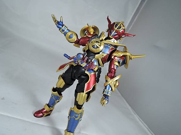 SHF 仮面ライダーエボル%26;BCR 仮面ライダービルド ジーニアス (28).JPG