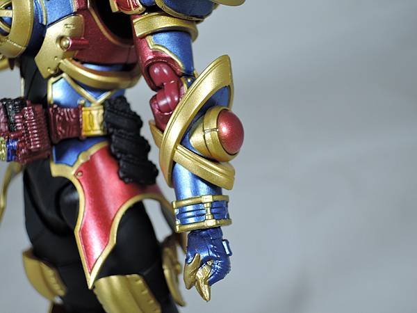 SHF 仮面ライダーエボル%26;BCR 仮面ライダービルド ジーニアス (32).JPG