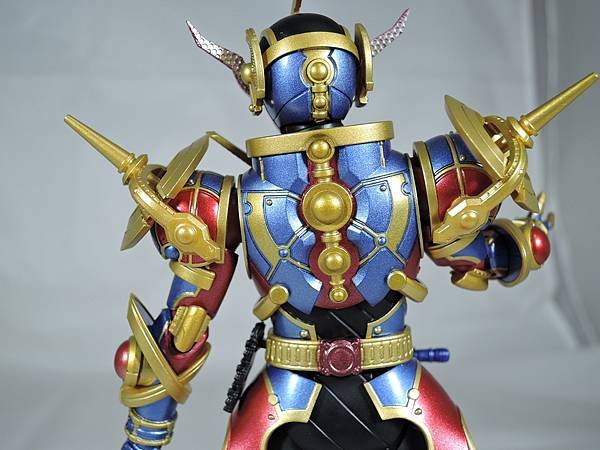 SHF 仮面ライダーエボル%26;BCR 仮面ライダービルド ジーニアス (38).JPG