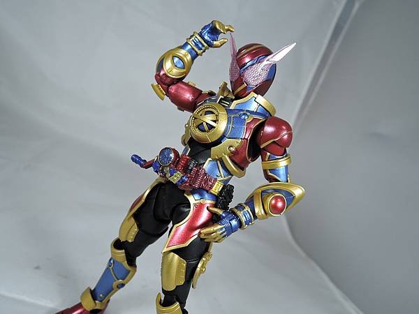 SHF 仮面ライダーエボル%26;BCR 仮面ライダービルド ジーニアス (60).JPG